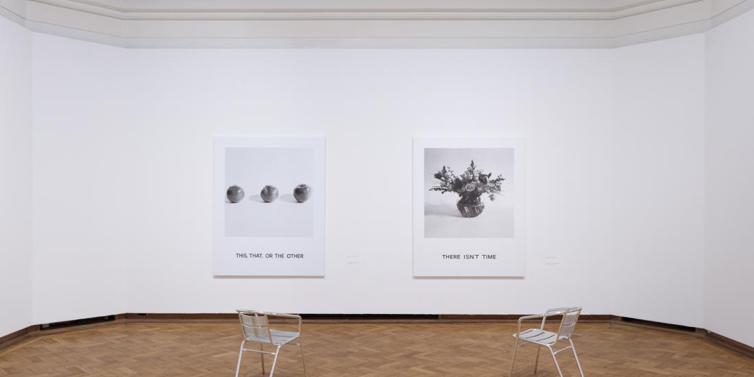 John Baldessari, Two Figures and Two Figures (in different environnments) © John Baldessari 1990. Courtesy Estate of John Baldessari © 2025; Courtesy John Baldessari Family Foundation; Sprüth Magers; Greta Meert Gallery – Antwerp