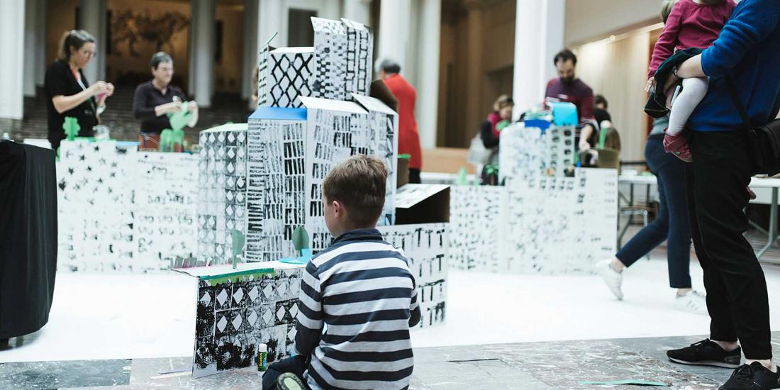 Enfants dans le Palais à l'occasion des Family Days