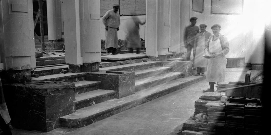 Construction d'un escalier dans le Palais des Beaux-Arts de Bruxelles 1927