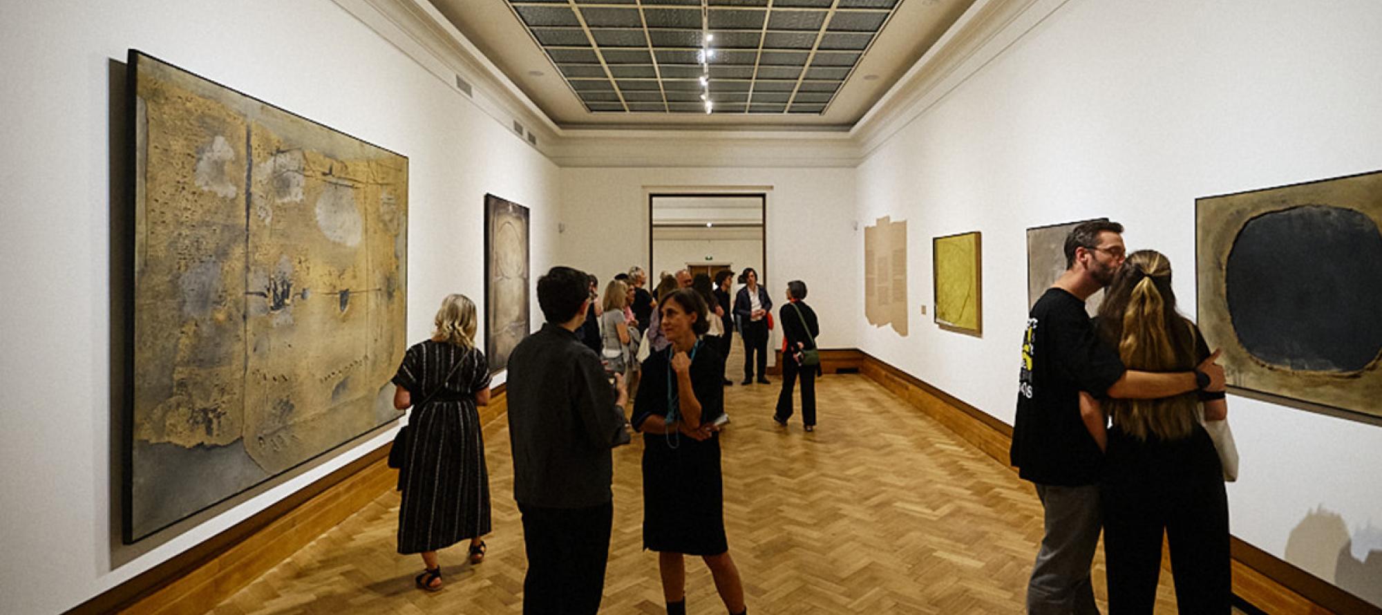 The Web's Largest Art Information Service.