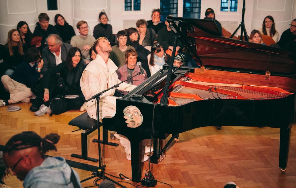 Performance during Bozar All Over the P(a)lace