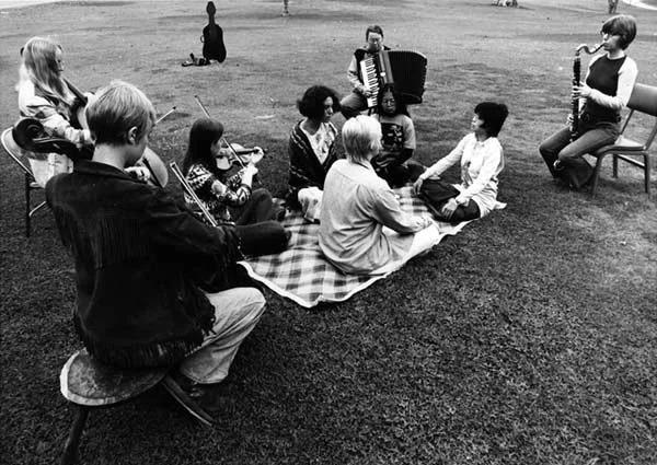 Deep listening performance Pauline Oliveros