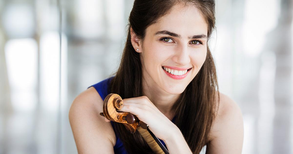 Unmasking the Mysterious World of Julia Fox: What Makes This Rising Star Famous?